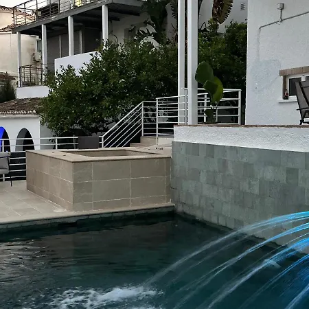 C Dans Avec Piscine Chauffee & Jacuzzi, Chauffe En Extra Apartment *