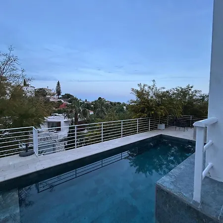 Apartment C Dans Avec Piscine Chauffee & Jacuzzi, Chauffe En Extra Benalmadena